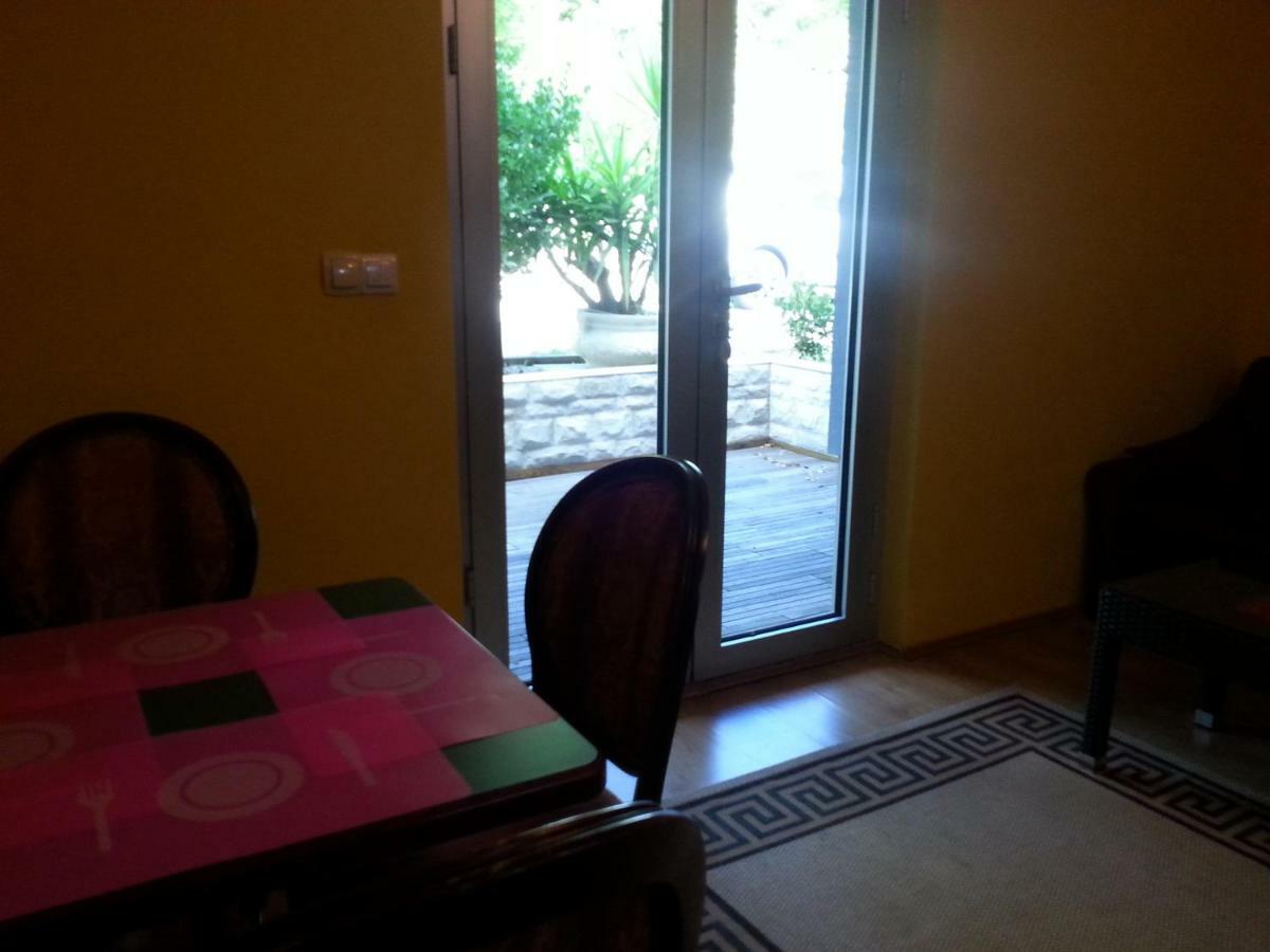 Apartment Nella קוסטרנה מראה חיצוני תמונה
