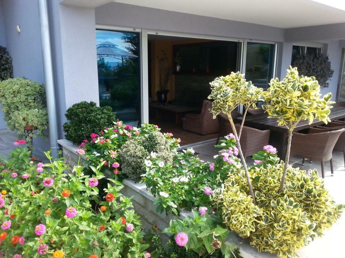 Apartment Nella קוסטרנה מראה חיצוני תמונה